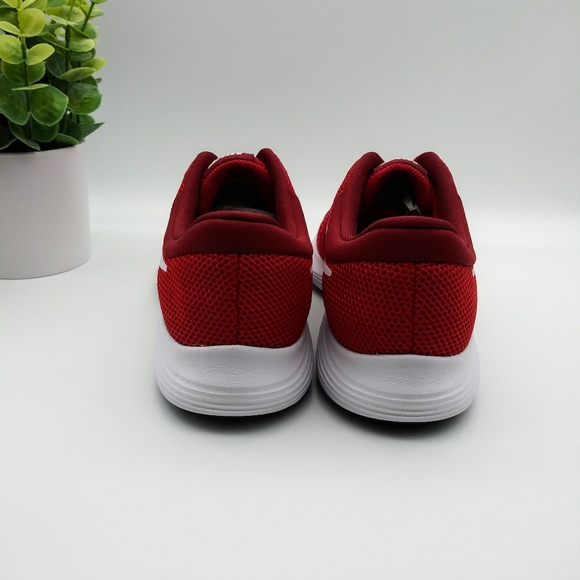 NIKE Revolution 4 Womens Sneakers - Picture 4 of 7